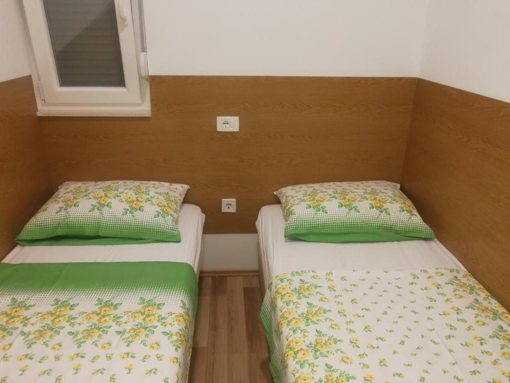 Apartman Darko Рогозница Екстериор снимка