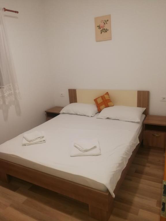 Apartman Darko Рогозница Екстериор снимка